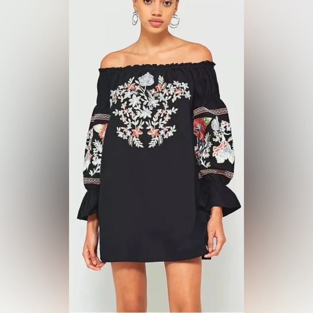Free People GUC Fleur Du Jour Black Embroidered Off Shoulder Dress 17” PTP XS